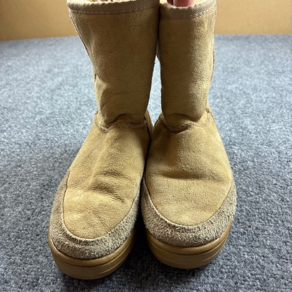 UGG Women’s Vintage Original Ultra Short Shearling lined Boots Tan size: 6 - Picture 10 of 10
